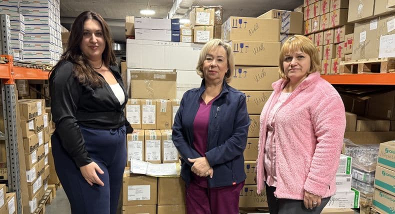 Ліки для опікового центру: FFU передали медичні препарати на потреби КНП «Медичний центр міста Києва»