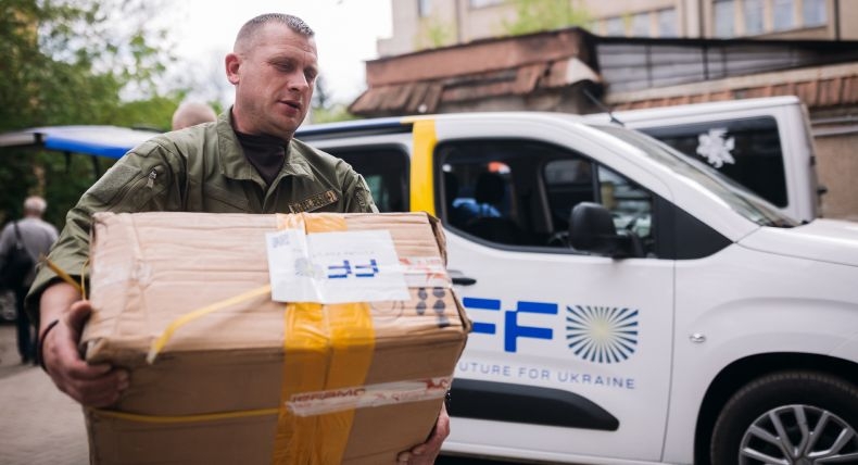 FFU передав військовим 200 аптечок