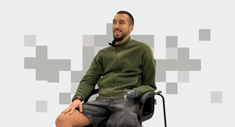 “Планую жити життя, яке було в мене до поранення — без компромісів”. Історія захисника Романа Забавіна