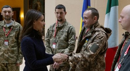Марі, принцеса Данії, зустрілася з українськими військовими у Вашингтоні